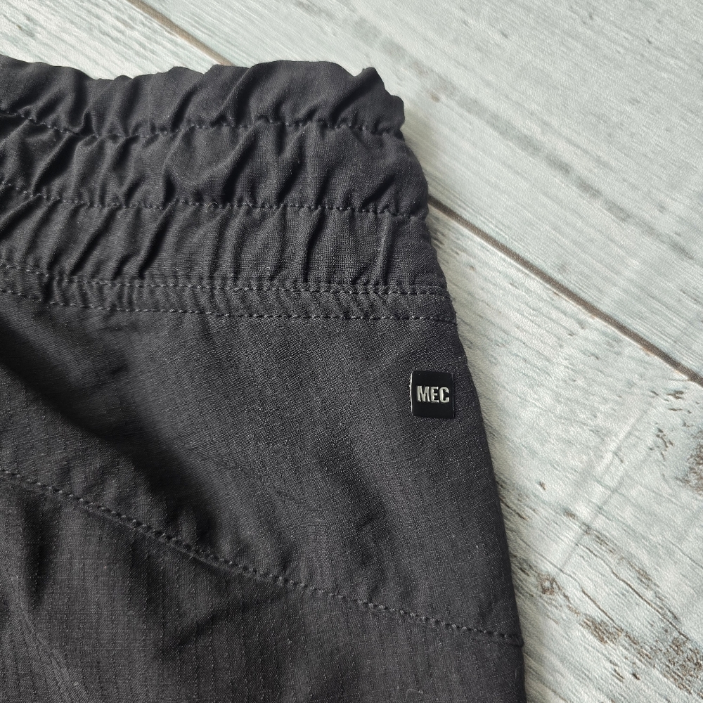 MEC Capri Black Cropped Pants Womens Size 4 - Picture 13 of 13